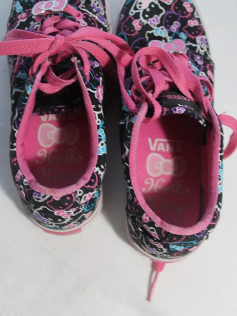 Hello Kitty Vans with Bow Charms Size 6